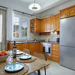 Athena's Paradise Apartament *