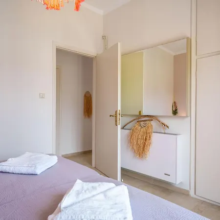 Athena's Paradise Apartmán *