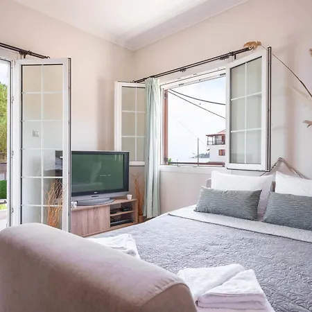 Athena's Paradise Poros (Kefalonia)