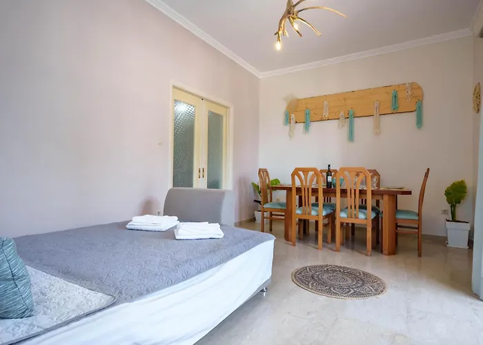 Athena's Paradise * Poros (Kefalonia)